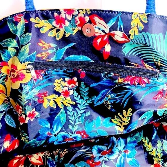 Beach boho chic woven style tote book day bag with yarn pom pom tassel - Picture 5 of 6